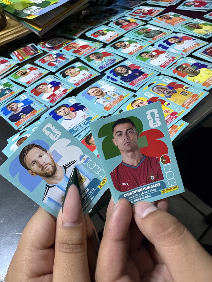 Figurinhas Messi e Ronaldo